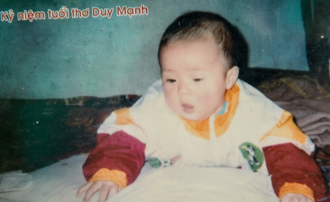 Lục lại ảnh ngày bé của Duy Mạnh, dân mạng lập tức khẳng định: Quỳnh Anh lại không thoát được kiếp đẻ thuê rồi!-2