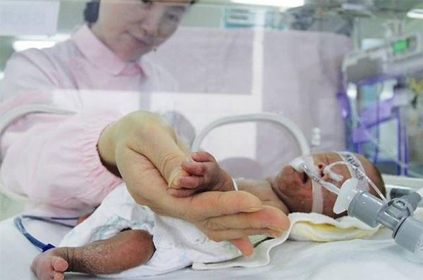 8 lần phá thai, đến lần thứ 9 gái trẻ sinh con nhưng gia đình không ai dám bế-3