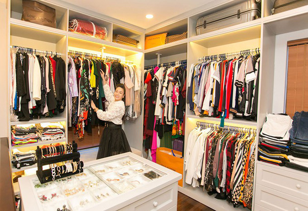 Cơ ngơi bạc tỷ dàn sao Vbiz: Lý Nhã Kỳ dát vàng lâu đài, biệt thự triệu đô của Ngọc Trinh đọ với nhà Đan Trường 1.500m2 ở Mỹ-21