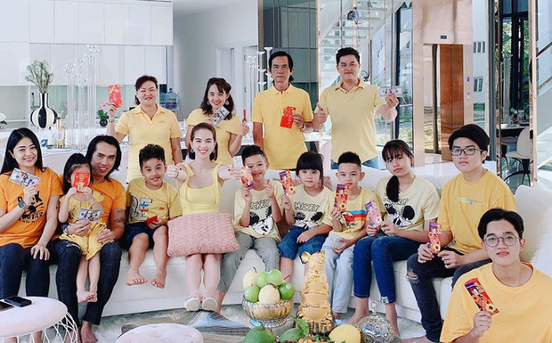 Cơ ngơi bạc tỷ dàn sao Vbiz: Lý Nhã Kỳ dát vàng lâu đài, biệt thự triệu đô của Ngọc Trinh đọ với nhà Đan Trường 1.500m2 ở Mỹ-26