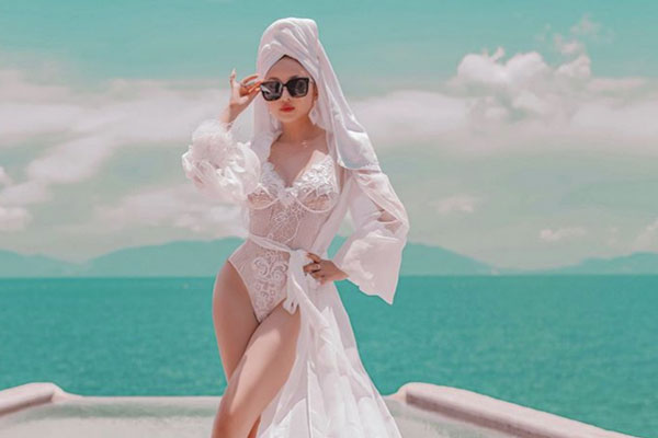 Minh Nhựa và vợ khoe ảnh bên xe Rolls Royce 50 tỷ, dân tình thích thú khi thấy cả Wowy cũng vào comment-4