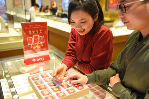 Giá vàng hôm nay 12/9: Giảm giá ngày cuối tuần-1