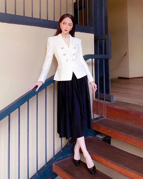 Hương Giang lúc nào cũng chanh sả nhờ diện blazer cực khéo, các nàng hóng ngay để lên hạng phong cách-1