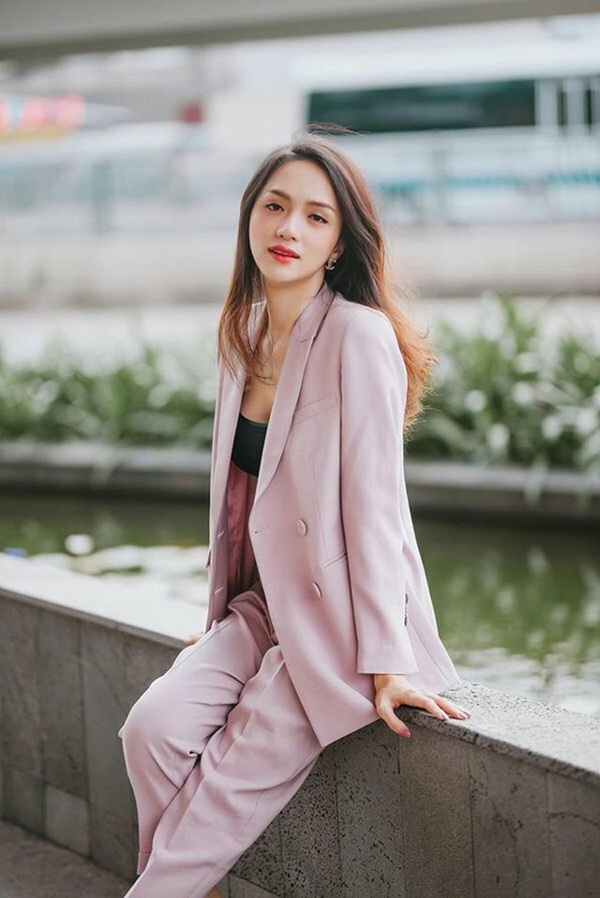 Hương Giang lúc nào cũng chanh sả nhờ diện blazer cực khéo, các nàng hóng ngay để lên hạng phong cách-4
