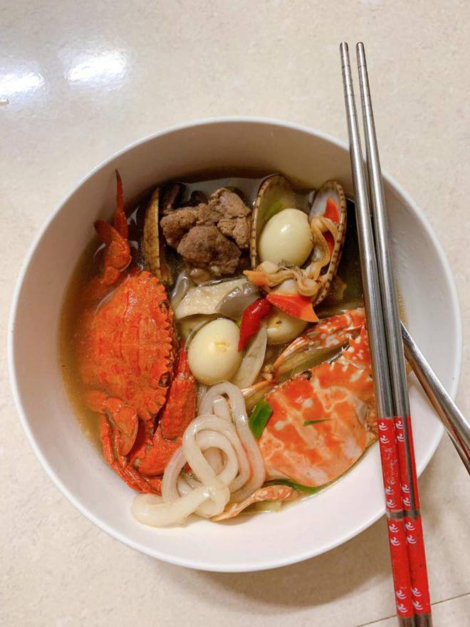 Vừa đi học vừa đi làm, nàng sinh viên Đà Nẵng khoe những mâm cơm sang như nhà hàng-16