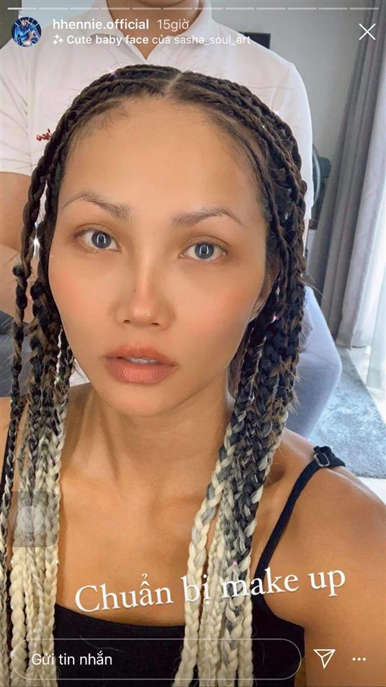 H’Hen Niê cool ngầu với tóc tết chân rết nhưng lại khóc ròng vì pha tháo gỡ sau đó-3