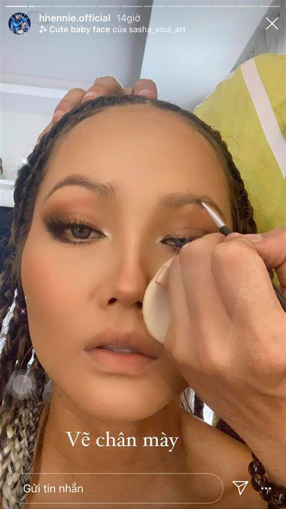 H’Hen Niê cool ngầu với tóc tết chân rết nhưng lại khóc ròng vì pha tháo gỡ sau đó-4