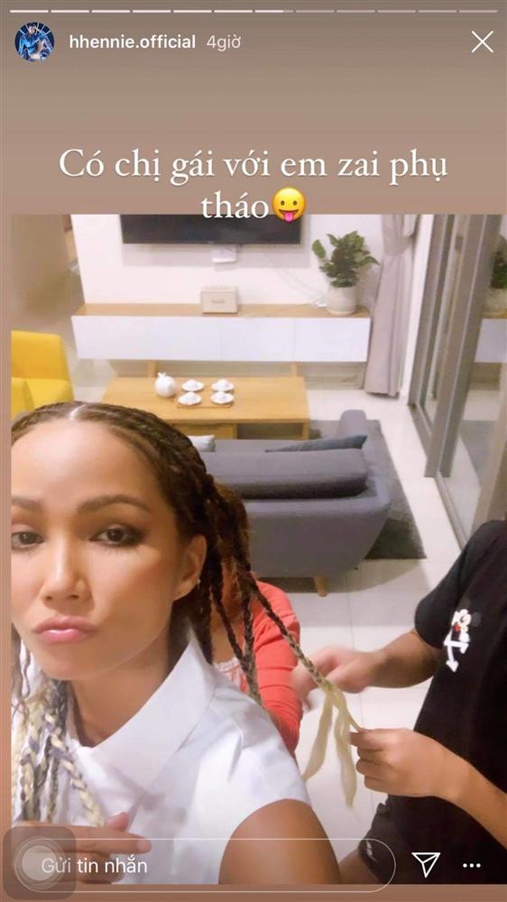 H’Hen Niê cool ngầu với tóc tết chân rết nhưng lại khóc ròng vì pha tháo gỡ sau đó-6