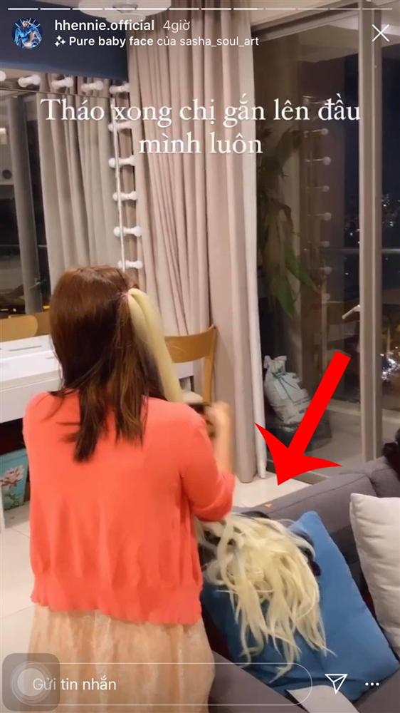 H’Hen Niê cool ngầu với tóc tết chân rết nhưng lại khóc ròng vì pha tháo gỡ sau đó-7