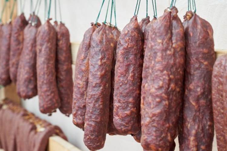 Loại thịt có khả năng gây ung thư cao bậc nhất được WHO cảnh báo nhưng nhiều người vẫn tiêu thụ mỗi ngày như một món khoái khẩu-3