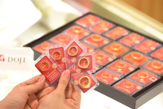 Giá vàng hôm nay 13/9: Giảm giá, mua bán nhộn nhịp