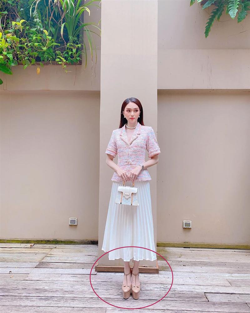 Diện váy điệu đà như nàng tiểu thư đài các, Hương Giang lại bị dìm bởi chính đôi cao gót nặng trịch: Tiết chế đôi chút nhìn sẽ thanh thoát hơn nhiều-2