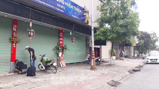 Nạn nhân bị chủ quán Nhắng nướng bắt quỳ gối có biểu hiện sang chấn tâm lý-1
