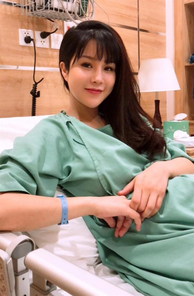 Đọ sắc hội chị em toàn hot mom của Đàm Thu Trang khi làm bà đẻ: Người phá nét không nhận ra, người xinh đến mức bác sĩ phải khen-6