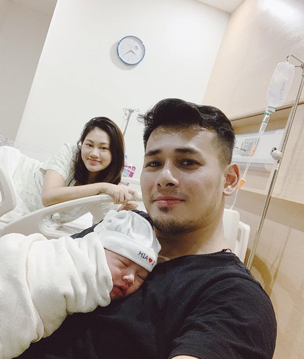 Đọ sắc hội chị em toàn hot mom của Đàm Thu Trang khi làm bà đẻ: Người phá nét không nhận ra, người xinh đến mức bác sĩ phải khen-13