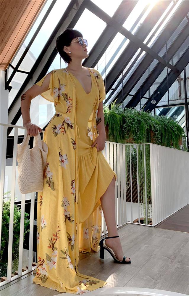 Đọ sắc hội chị em toàn hot mom của Đàm Thu Trang khi làm bà đẻ: Người phá nét không nhận ra, người xinh đến mức bác sĩ phải khen-16