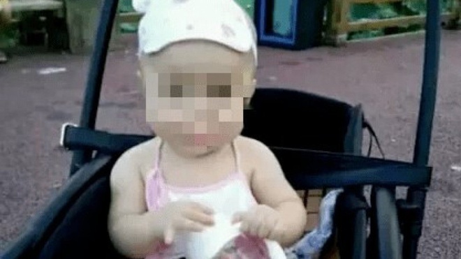 Bé gái qua đời, cả chung cư ở Trung Quốc phải bồi thường-1