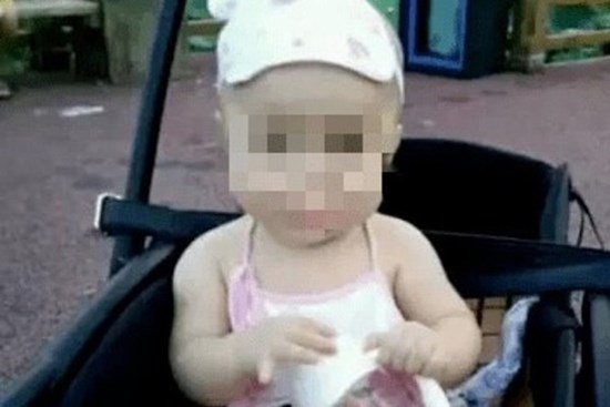 Bé gái qua đời, cả chung cư ở Trung Quốc phải bồi thường