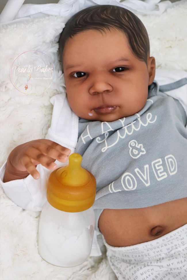 Con trai sinh ra có màu da lạ, ông bố đã làm 1 việc vô cùng đặc biệt cho con và được bao bố mẹ khắp thế giới tìm đến-16