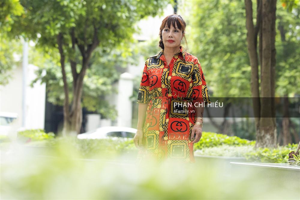 Cô dâu 62 tuổi ở Cao Bằng lần đầu công khai khuôn mặt bị chê méo thậm tệ sau thẩm mỹ, tiết lộ những tổn thương phía sau hàng trăm lời đồn suốt 2 năm bất ngờ nổi tiếng-4