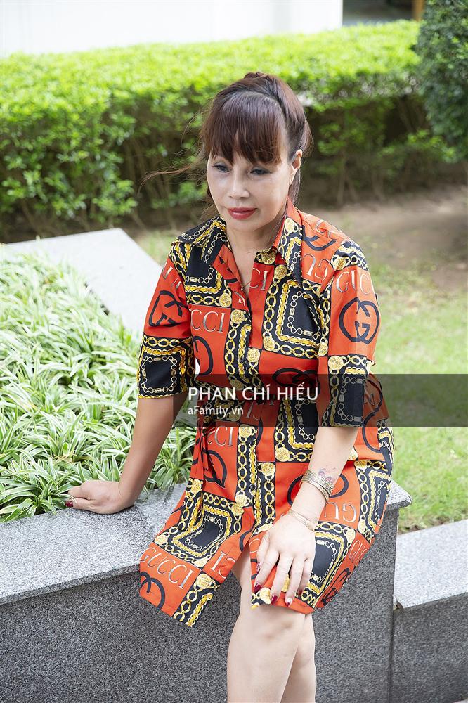 Cô dâu 62 tuổi ở Cao Bằng lần đầu công khai khuôn mặt bị chê méo thậm tệ sau thẩm mỹ, tiết lộ những tổn thương phía sau hàng trăm lời đồn suốt 2 năm bất ngờ nổi tiếng-7