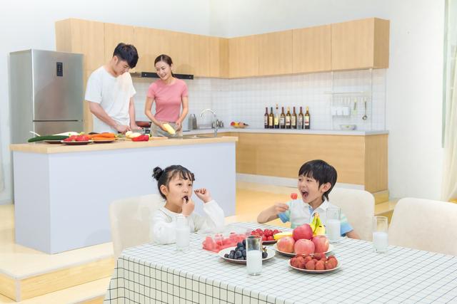 Cho con ăn sáng theo cách này là đang hại con, không chỉ ảnh hưởng xấu đến sức khỏe mà trí tuệ cũng giảm sút, cha mẹ cần sửa ngay trước khi quá muộn!-1