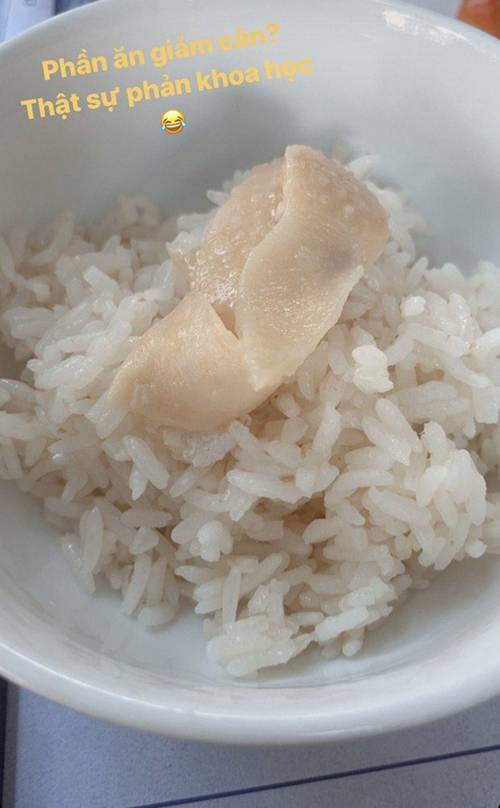 Chiều con gái như bố Hoàng Thuỳ Linh, nấu cho cả mâm cỗ gửi vào Sài Gòn-3