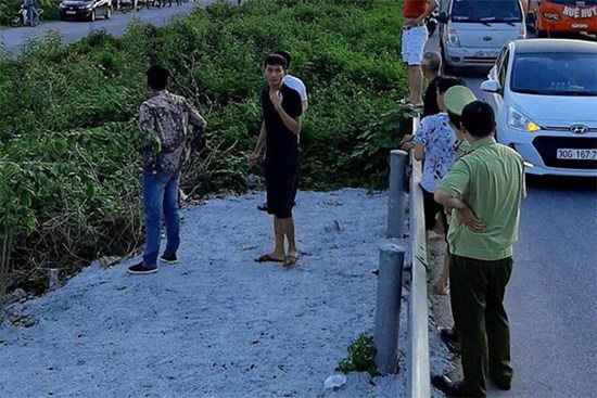 Bắc Giang: Một chiến sĩ cảnh sát cơ động bị xe bán tải tông tử vong, tài xế rồ ga bỏ chạy