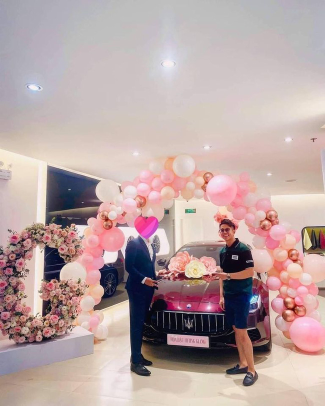 Doanh nhân Singapore Matt Liu chi mạnh tay tặng siêu xe cho Hương Giang-1