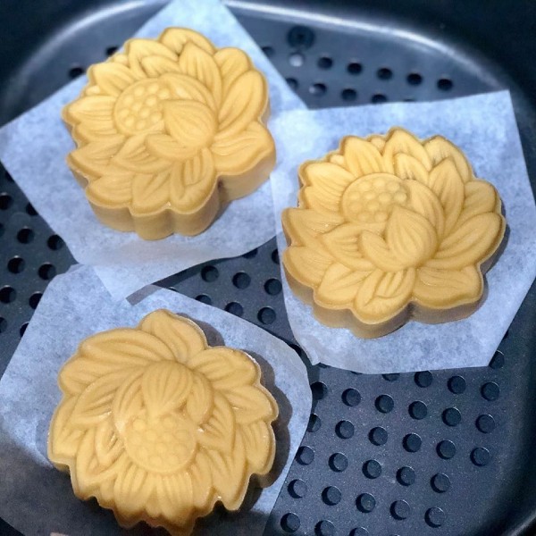 Mách bạn cách làm bánh trung thu bằng nồi chiên không dầu đơn giản mà chuẩn ngon-12