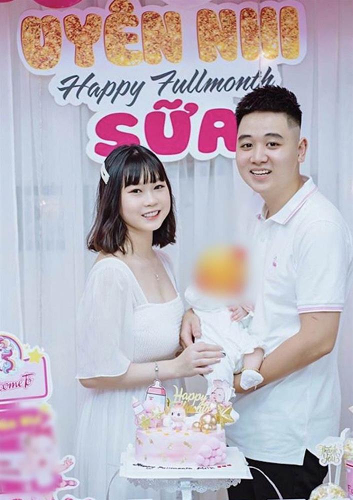 Một hot teen bất ngờ khoe ảnh đầy tháng con, công khai lên chức mẹ vào năm 18 tuổi khiến nhiều người choáng váng-2