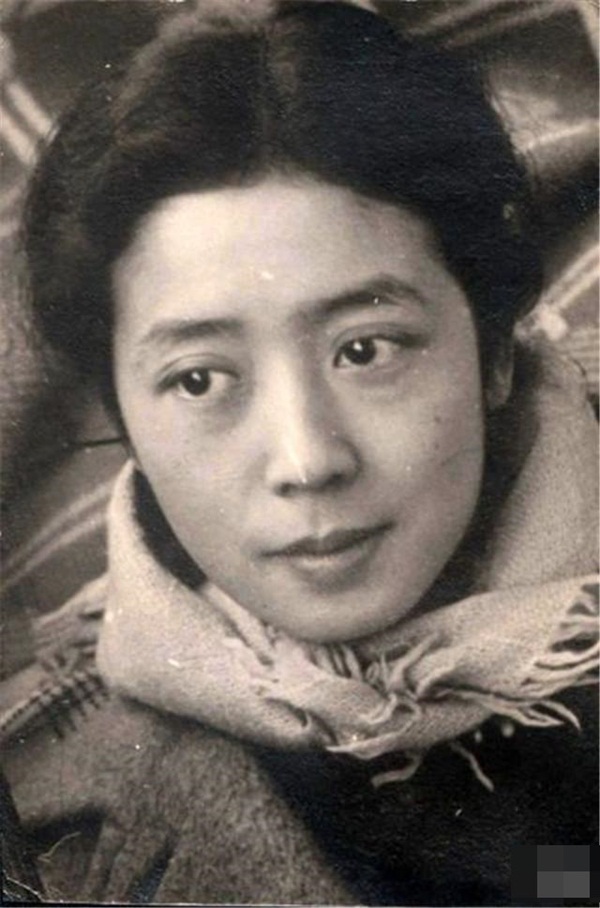 Cúi đầu làm tình nhân suốt 10 năm và khiến vợ của người tình bật khóc kí đơn ly hôn, người phụ nữ cướp được ngôi chính thất nhưng 24 năm sau gặp quả báo ít ai ngờ-4