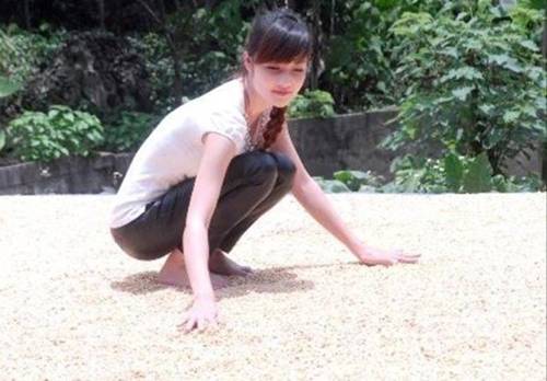 2 hoa hậu xuất thân nghèo khó ở nhà lụp xụp, giờ đổi đời, sống nơi sang chảnh khó tin-4