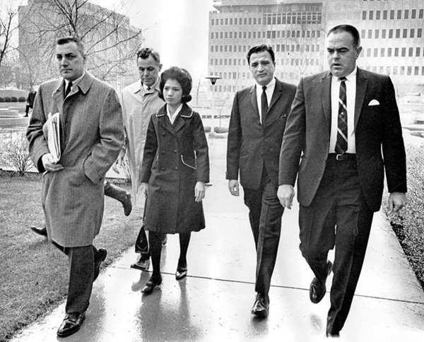 Vụ án trở thành nỗi ám ảnh của hàng ngàn nữ sinh Mỹ: Gã đàn ông cưỡng hiếp và giết hại 8 y tá trong một đêm, chịu án tù 1.200 năm-4