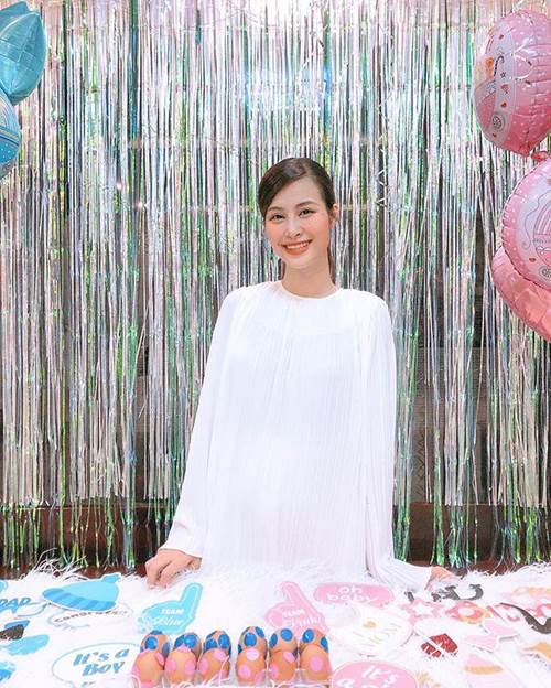 Mấy ai được như Đông Nhi: bầu 8 tháng, diện đầm size đại 4XL vẫn lộng lẫy như công chúa-2