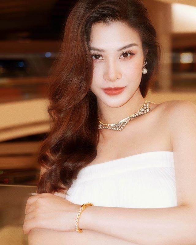 Mấy ai được như Đông Nhi: bầu 8 tháng, diện đầm size đại 4XL vẫn lộng lẫy như công chúa-6