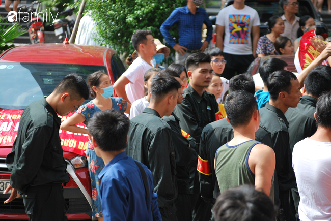 Vụ hàng nghìn hộ dân The Vesta Hà Đông tập trung phản đối việc phá dỡ sân chơi trẻ em làm chỗ đỗ xe: Chúng tôi bị lừa dối-3