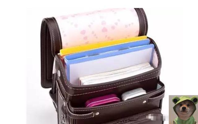 Vì sao cặp học sinh tiểu học Nhật Bản có giá hơn 30 triệu VNĐ? Bí ẩn bên trong đáng kinh ngạc, thời điểm mấu chốt có thể biến thành vật cứu thân-8