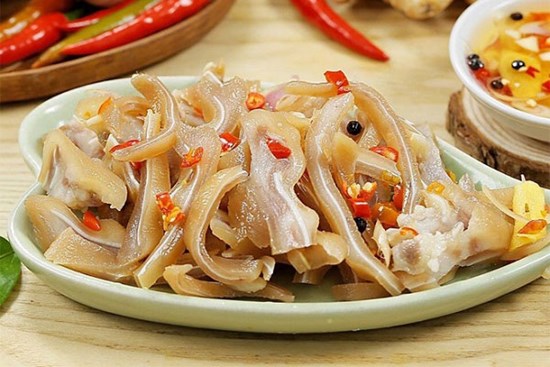 Cách làm món tai heo ngâm sả ớt giòn ngon