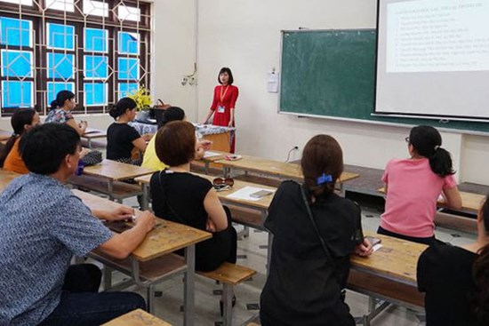 Mới đầu năm học, phụ huynh đã sục sôi chuyện quỹ lớp: Từ nộp thêm tiền dưới dạng ủng hộ nhà trường đến những người thích dùng tiền quỹ theo ý riêng