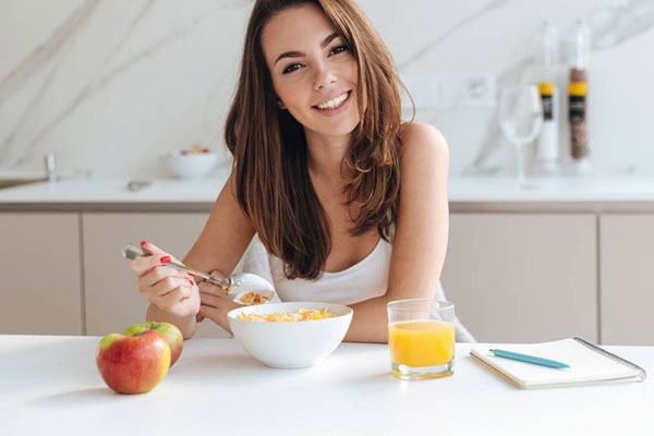 Thường xuyên lén lút làm điều này trong nhà tắm, cô gái bất ngờ có biểu hiện như mang bầu-3