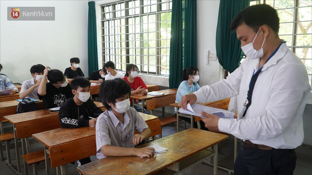 Thi tốt nghiệp đợt 2: Xuất hiện thủ khoa 30 điểm tuyệt đối khối B, điểm trung bình Toán của Đà Nẵng 7,1-1