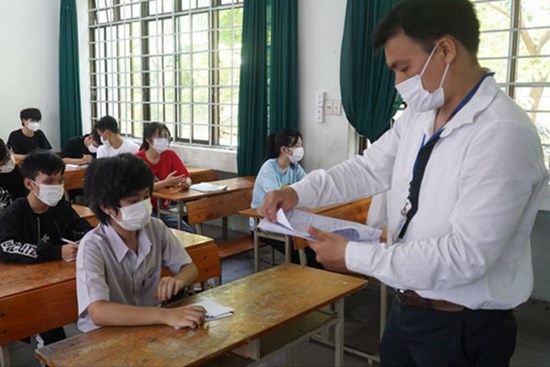 Thi tốt nghiệp đợt 2: Xuất hiện thủ khoa 30 điểm tuyệt đối khối B, điểm trung bình Toán của Đà Nẵng 7,1