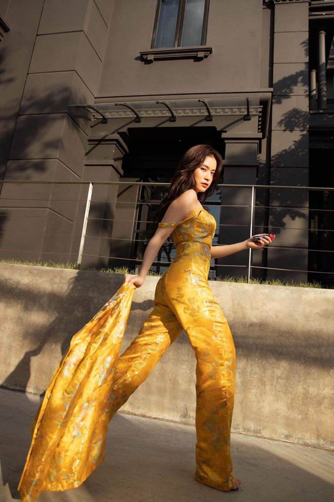 Diện đồ hoạ tiết bách phát bách trúng như Hoàng Thuỳ Linh, không bị già mà vẫn sang chảnh-3
