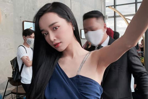 Nhã Phương cuồng giảm cân đến mức gầy tong teo, dạo gầy đây còn mê dùng app chỉnh sửa nhìn mãi mới nhận ra-11