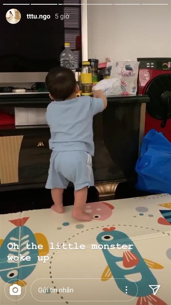 Á hậu Thanh Tú hiếm hoi khoe phòng để đồ hiệu, nhưng sự bừa bộn lại khiến fans thắc mắc-3