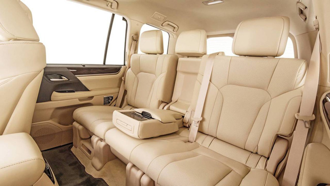 Tất tần tật về xế sang Lexus 570 trong vụ đánh ghen ở Lý Nam Đế: Được gọi là xe chủ tịch, giá bán từ 8,34 tỷ đồng và người cầm lái thường không phải chủ!-3