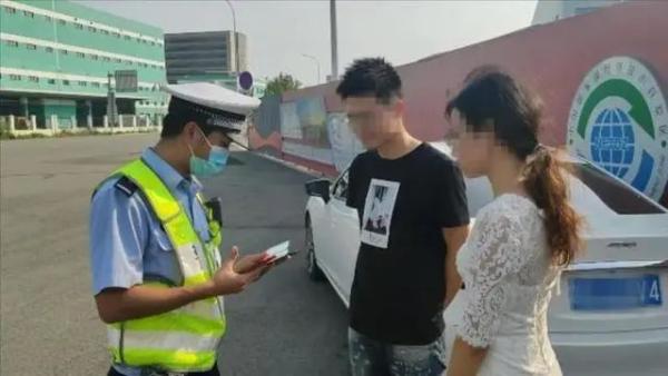 Lưu lại khoảnh khắc hôn nhân sao cho văn minh? Đừng đỗ xe ở đường cao tốc hay nằm chềnh ềnh giữa phố chỉ vì kỷ niệm đẹp của riêng bạn!-2