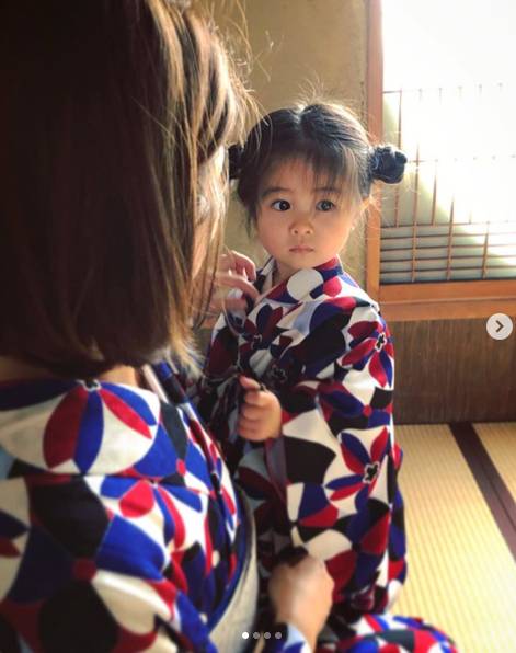 Từng nổi tiếng khắp MXH với mái tóc bờm sư tử lúc bé, hình ảnh hiện tại của cô bé tóc xù càng khiến mọi người bất ngờ hơn-11