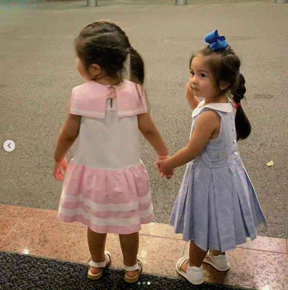 Từng nổi tiếng khắp MXH với mái tóc bờm sư tử lúc bé, hình ảnh hiện tại của cô bé tóc xù càng khiến mọi người bất ngờ hơn-13